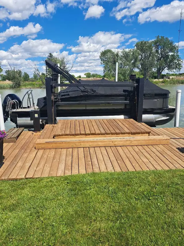 2022 Barletta Pontoon Boat 22' in Personal Watercraft in Chatham-Kent - Image 6