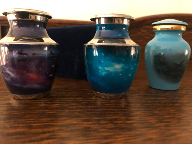Keepsake Mini Cremation Urns with Velvet Box in Other in Muskoka - Image 4