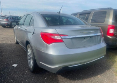 Good condition 2014 Chrysler 200lx For SALE