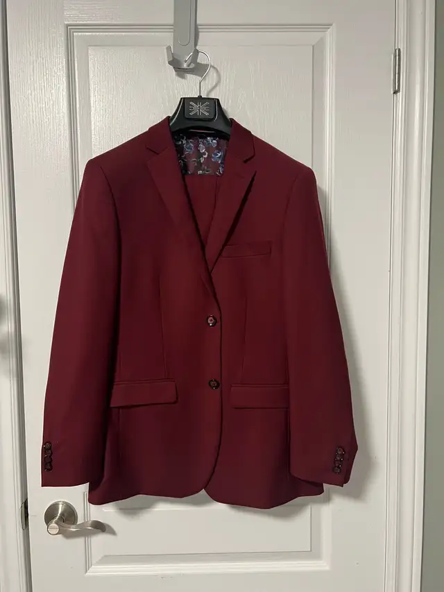 Men’s Suit great for grad in Men's in Oshawa / Durham Region - Image 4