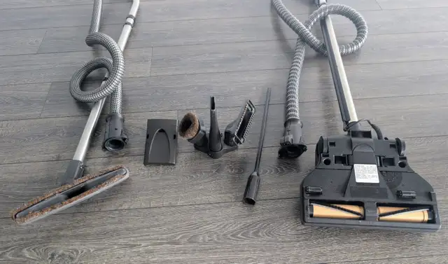 Rainbow E2 Series 2-Speed Water-Filtration Vacuum System in Vacuums in Markham / York Region - Image 6