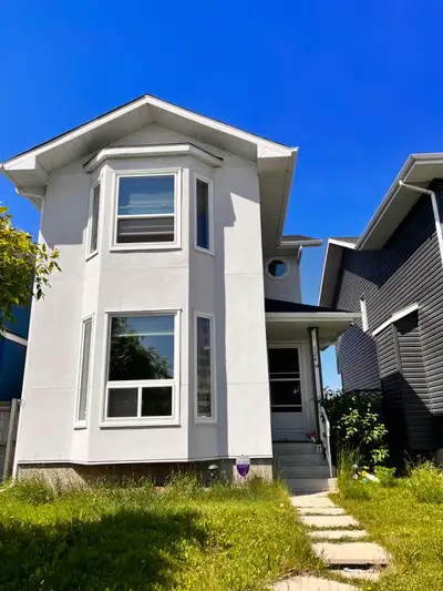 Discover this charming full house available for rent in Martindale, featuring a well-maintained inte...