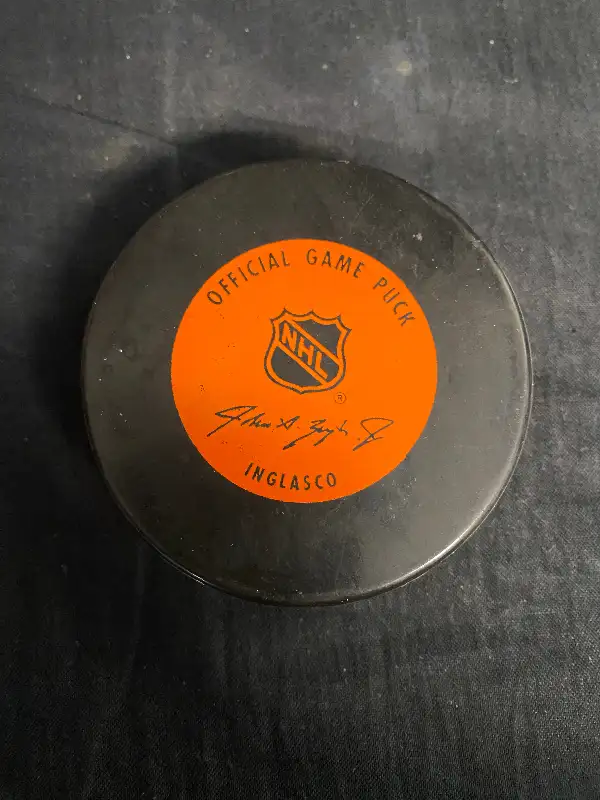 NHL 75th Anniversary Puck64192110622593121