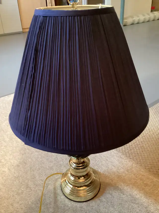 Touch Activated Trilight Table Lamp in Home Décor & Accents in Saskatoon - Image 5
