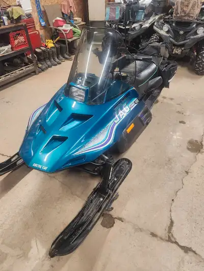 Well looked after old sled. The owner is 61 years old and loves this machine but it's time for him t...