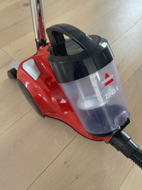 Vacuum cleaner/aspirateur Bissell Zing II
