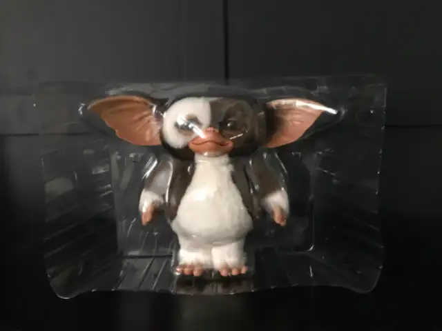 Medicom w/Box Gremlins Gizmo Mogwai 1/1 Scale Prop c/w box in Arts & Collectibles in Mississauga / Peel Region - Image 9