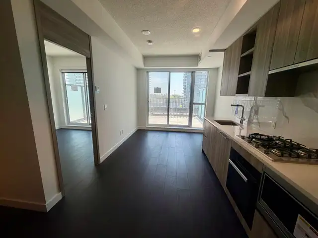 MORE 30% LOSS ASSIGNMENTSALES -  KING’s LANDING in Condos for Sale in City of Toronto - Image 3