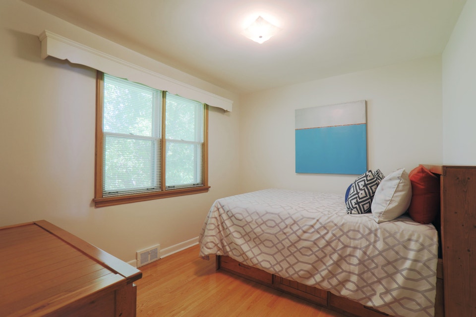 Raised Bungalow Main Floor for Rent 4