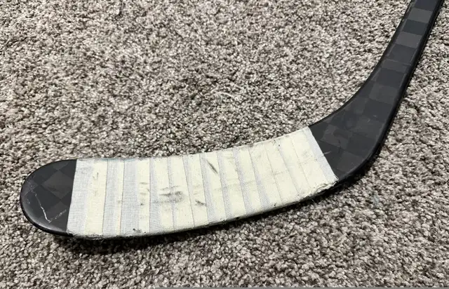 Phil Kessel Toronto Maple Leafs Game Used Stick in Arts & Collectibles in Mississauga / Peel Region - Image 5