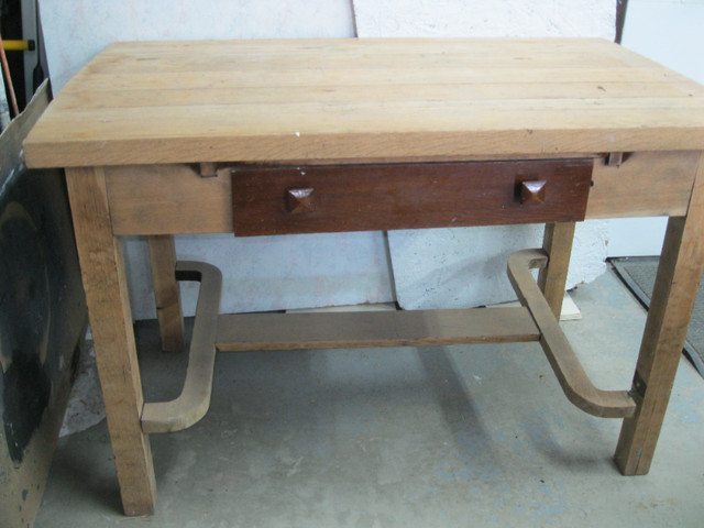 FOR SALE  VINTAGE BUTCHER BLOCK TABLE  O.B.O in Other Tables in Saskatoon - Image 4
