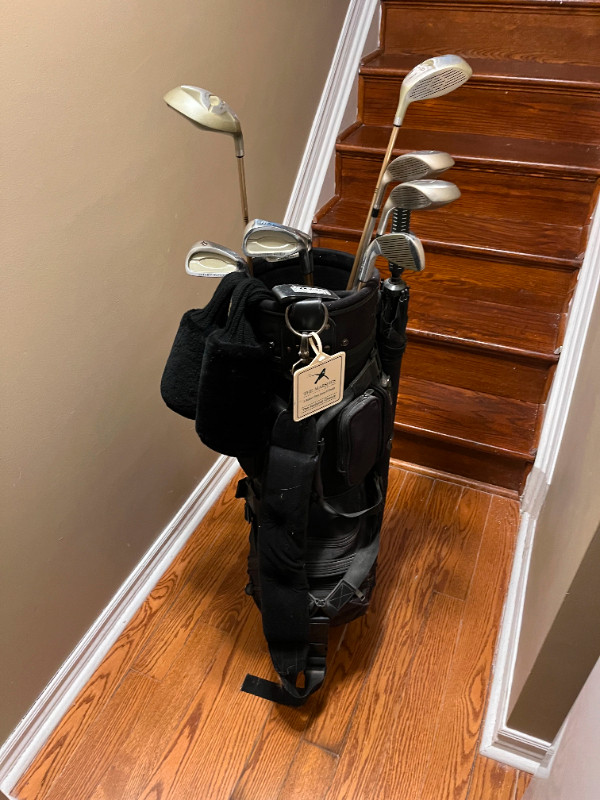 Women's Golf Clubs and Bag in Golf in Ottawa