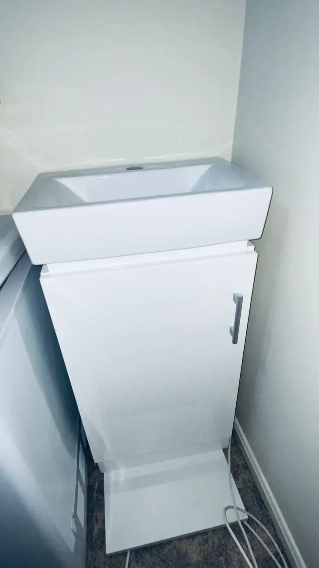 Brand New Bathroom sink/cabinet in Cabinets & Countertops in Markham / York Region - Image 4