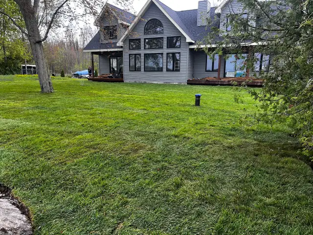 Gorgeous Cottage on Lake Simcoe in Ontario in Canada - Image 2