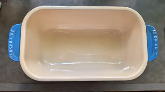 Le Creuset ceramic breadpan 9"x5"