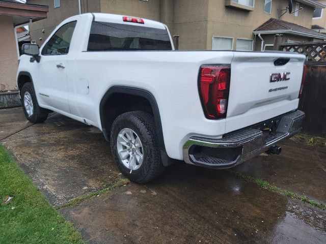 2022 GMC SIERRA 1500 REGULAR CAB V8 SHORTBOX in Cars & Trucks in Richmond - Image 2