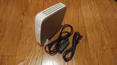 Modem ADSL 2wire 2701HG-G (unlocked). Possibilité de livraison. PayPal / Interac acceptés. Eric 819-...