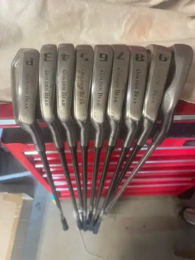complete GOLDEN BEAR golf club set and bag, View more
