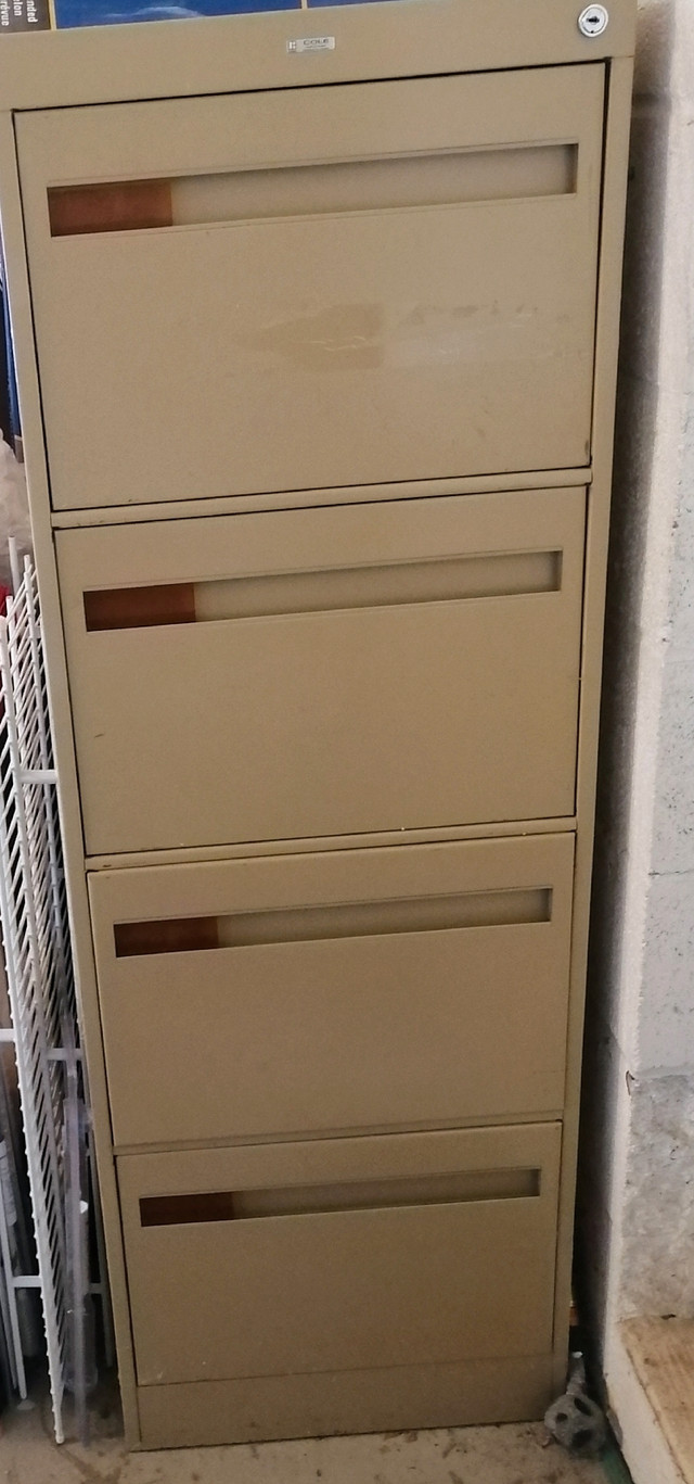 Legal size, 4 drawer filing cabinet in Bookcases & Shelving Units in Barrie