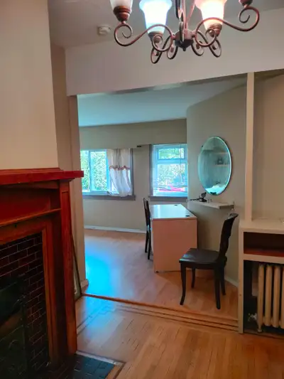 A sunny studio is available for rent as of October 1, 2026, ideal for a graduate student. The space...