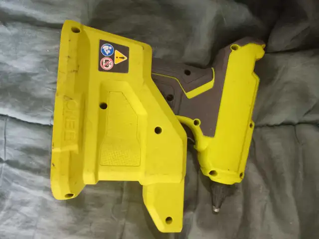 ryobi cordless glue gun in Power Tools in Owen Sound - Image 3