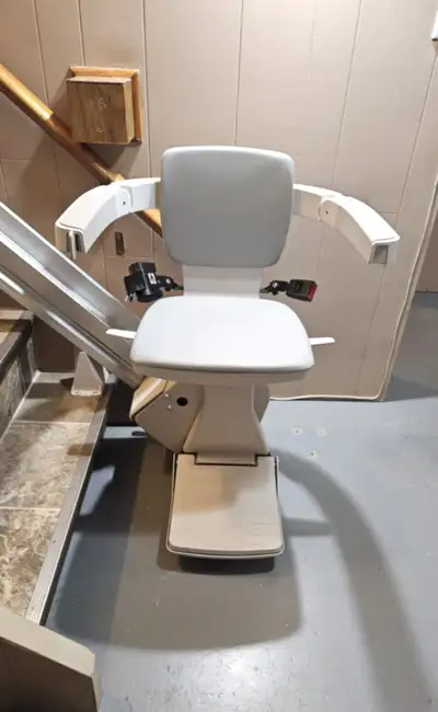 STAIRLIFT - BRUNO ELAN SRE-3050 - LIKE NEW, View more
