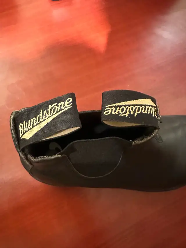 Women’s 11.5 Blundstone Boots in Women's - Shoes in Calgary - Image 6