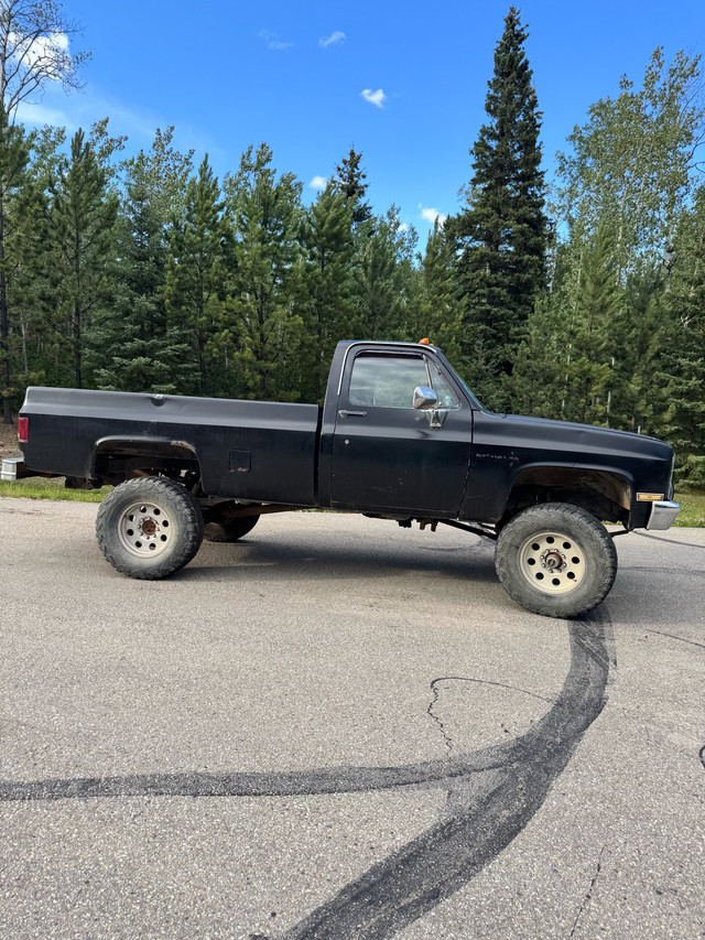1984 GMC K1500 4x4 std 4 speed in Cars & Trucks in Grande Prairie - Image 4