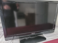 33 inch flat screen TV