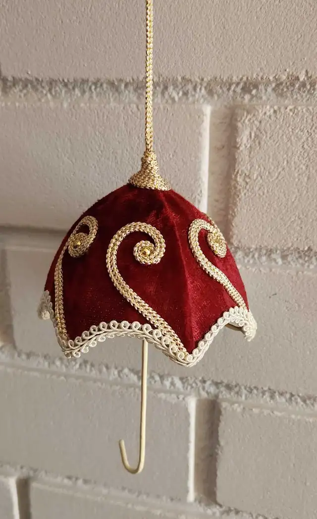 Set of 4 Christmas ornaments in Holiday, Event & Seasonal in Ottawa - Image 4