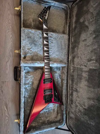 Jackson Rhoads RR3 w/case, View more