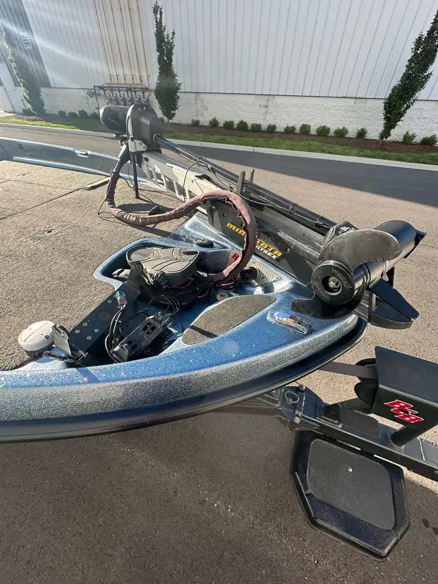 BassCat Pantera IV Bass Boat  in Powerboats & Motorboats in St. Catharines - Image 8