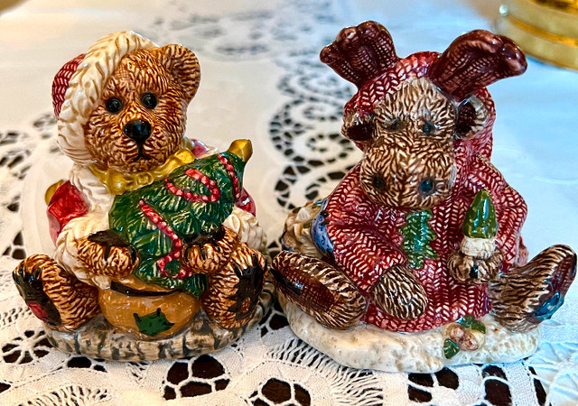 SALT and PEPPER SHAKERS. Boyd’s BEARS. Mint. Vintage. High end. in Kitchen & Dining Wares in Sudbury - Image 4