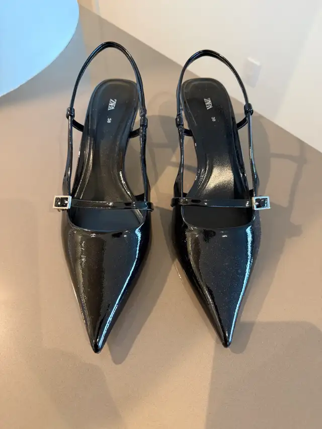 Chaussures à talons effet verni in Women's - Shoes in Québec City - Image 2