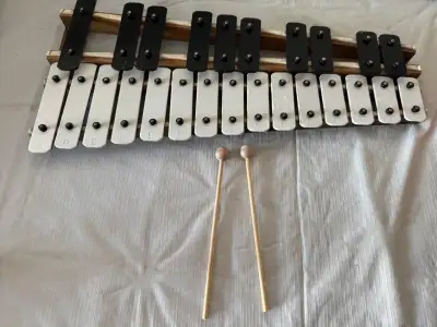 25 Notes METALLOPHONE , MELODY BELL, A-A; 2  NEW WOODEN MALLETS, View more