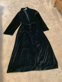 Housecoat- Women’s black housecoat