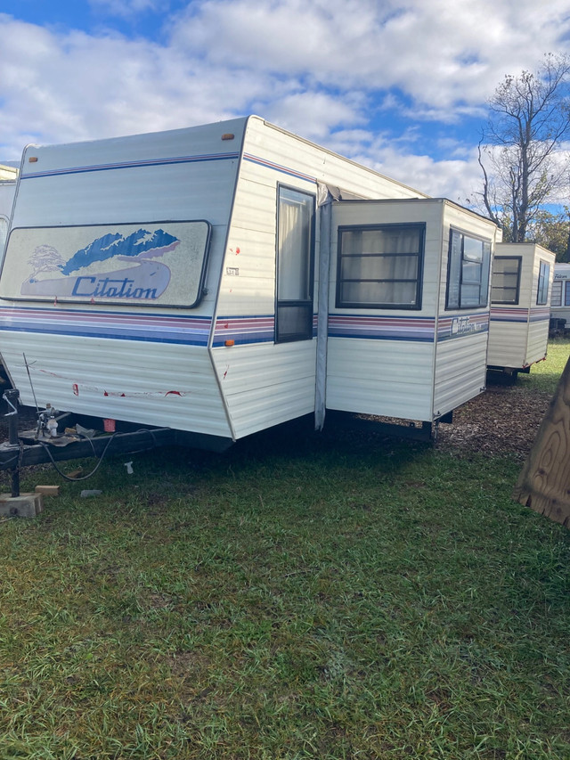 36’ citation camper trailer 2 slide’s living home bunkie cottage in Park Models in Barrie