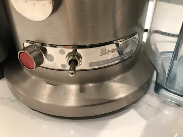 Breville 800JEXL Juice Fountain Elite Centrifugal JUICER Machine in Processors, Blenders & Juicers in City of Toronto - Image 3