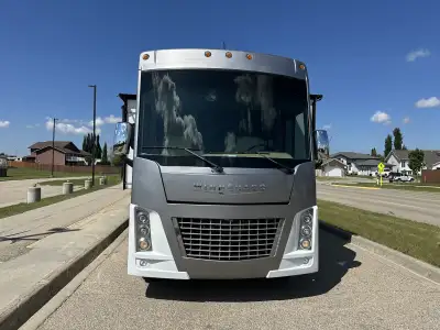 Excellent condition. Very gently used. Fully loaded w/ many extra options. Ford V10 360HP Gas. Clean...