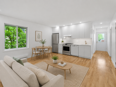 Disponible maintenant ou pour le 1er juillet Superbe appartement 4 ½ entièrement rénové, situé sur l...
