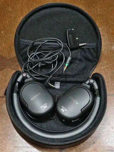 wired Sony Headset, noise cancelation, great sound, View more