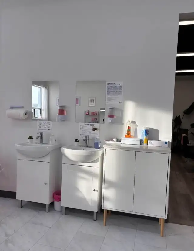 salon suites available for rent  in Commercial & Office Space for Rent in Mississauga / Peel Region - Image 4