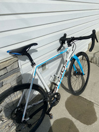 Cyclo-cross/Gravel Bike