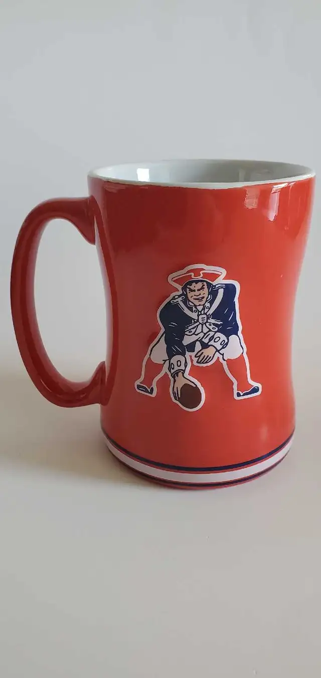New England Patriots 2016 NFL Football Red Coffee  in Arts & Collectibles in Mississauga / Peel Region - Image 2
