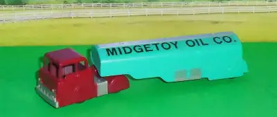 Modèle Midgetoy...De ma collection...Camion Citerne Semi-Remorque "Midgetoy Oil Co." flambant neuf.....