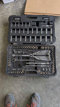 Craftsman socket and wrench set
