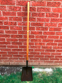Long handle square point Shovel