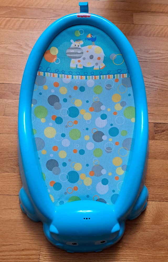 Baby bath seat in Bathing & Changing in Moncton