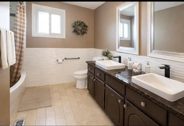 Furnished Top-Floor Room in Brampton for Student or Workin in Room Rentals & Roommates in Mississauga / Peel Region - Image 4