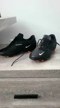Chaussures  de soccer Nike  avec crampon 
